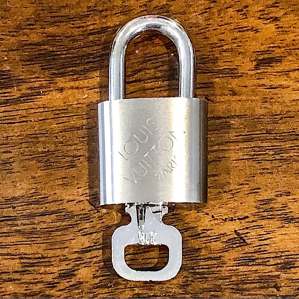 LOUIS VUITTON Silver Lock & Key Brushed Palladium Made In France RARE COA #316